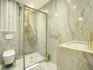 Sublime Apartment Haussmann Opera Apartment in Paris