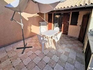 Houses  Villas for 8 People Apartment in Leucate