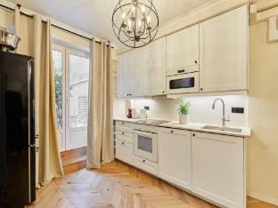 Amazing 3-bedroom apartment - Center of Paris Apartment in Paris