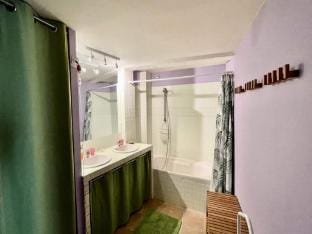 Houses  Villas for 6 People Apartment in Lambesc