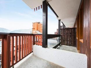 Apartment in Alpe dHuez with Ski Access Apartment in L'Alpe d'Huez