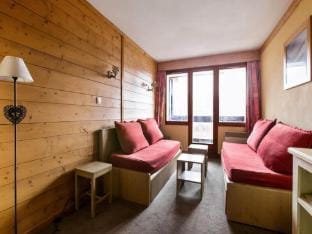 Apartment in Alpe dHuez with Ski Access Apartment in L'Alpe d'Huez