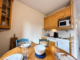 APARTMENT 200M FROM THE SKI SLOPES, VARS Apartment in Provence-Alpes-Côte d'Azur