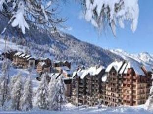 Duplex in Vars les Claux with Ski-InSki-Out Apartment in Provence-Alpes-Côte d'Azur