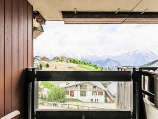 Apartment in Alpe dHuez near Ice Rink Apartment in Huez