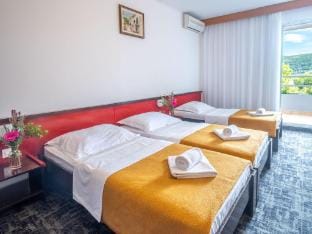 Hotel Issa - Triple Room Sea View Apartment in Vis