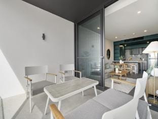 Chic 1-Bed Escape in Fremantle with Parking Apartment in Perth