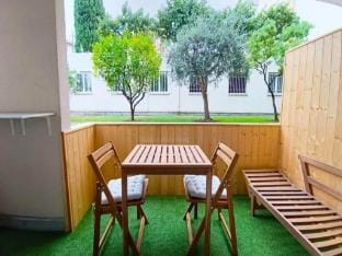 Beautiful Apt with Balcony 5 Min Beach Apartment in Nice