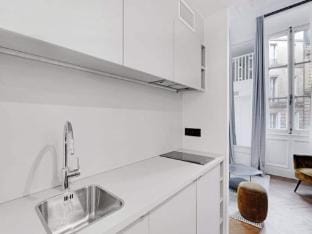 Maison Labruyere - Family Aviau Apartment in Bordeaux
