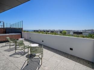Modern Studio in Fremantle with Stunning Rooftop Apartment in North Fremantle