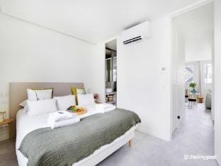 Charming apartment - 1BR4P - Faubourg-du-Roule Apartment in Paris