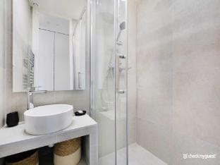 Charming apartment - 1BR4P - Faubourg-du-Roule Apartment in Paris