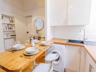Quiet apartment 1BR4P - Place des Victoires Apartment in Paris