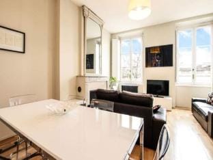 Prestige T3 Near Bordeaux Jardin Public Apartment in Bordeaux