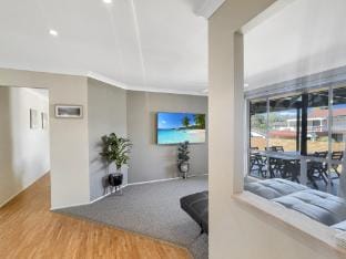 Our Haven 4-Bed Escape Near Beach  Mogo Trails Apartment in Batemans Bay