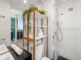 Chic 2-Bed Apartment with Balcony in Southbank Apartment in Southbank