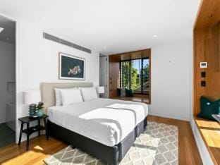 Impeccable 3-Bed Home Near the Beach Apartment in Manly