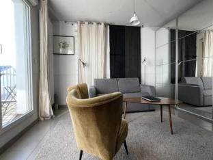 Spacious Bright Apartment with Parking Apartment in Bordeaux