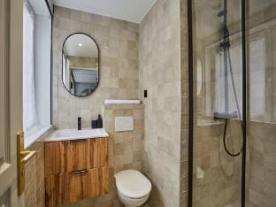 Sublime AC Apartment  Eiffel Tower Champs de Mars Apartment in Paris