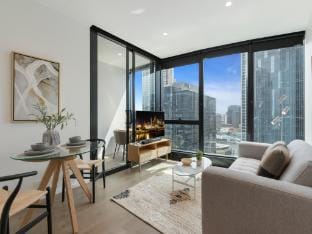Impeccably Modern 1-Bed with Incredible City Views Apartment in Southbank