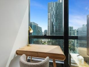 Impeccably Modern 1-Bed with Incredible City Views Apartment in Southbank