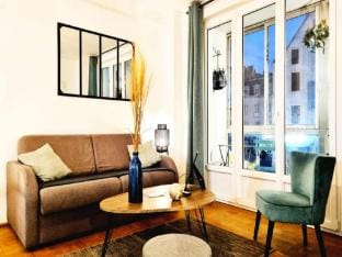 The Loggia -Comfort -two bedrooms Apartment in Caen