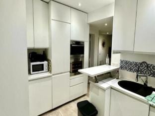 Pretty Harbor House with garden Apartment in Mandelieu-La Napoule