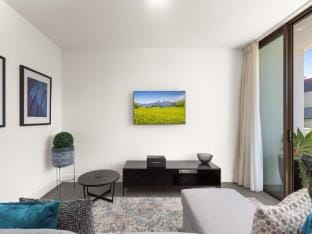 Modern 1-Bed with Balcony in Surry Hills Apartment in Surry Hills