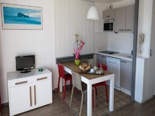 Studio Cabin 4 People - Patio Side Apartment in Hendaye