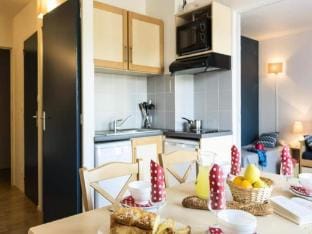 Rooms Cabin 46 People Apartment in Hourtin