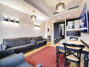 Modern apartment near Palais Garnier Apartment in Paris
