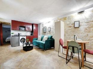 A jewel in the heart of the Marais- 4P1BDR- Paris Apartment in Paris