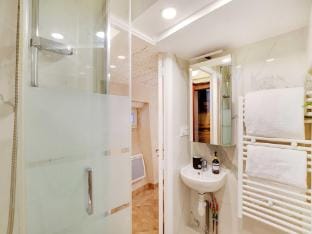 A jewel in the heart of the Marais- 4P1BDR- Paris Apartment in Paris