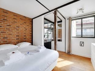 Chic  Spacious Loft 3BR6P Paris Center Apartment in Paris