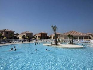 Room Villa 6 People Comfort Air Conditioned Apartment in Occitanie