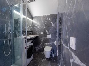 Marais Area - Outdoor patio - AC - 2BDR Apartment in Paris