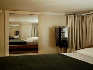 Sublim and design apartement Place Vendome Apartment in Paris