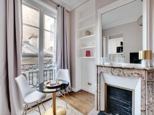 Charming Studio - 2P- Parc Monceau Apartment in Paris