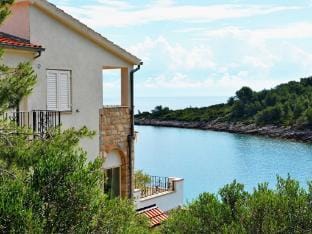 Blissful Bay Apartments Vrboska - One Bedroom Apartment with Balcony Apartment in Vrboska