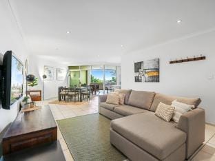 Lovely 3-Bed with Alfresco Dining Apartment in Brisbane