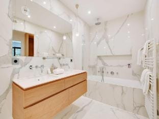 Passy  Eiffel Tower - Amazing 2BR with garden Apartment in Paris