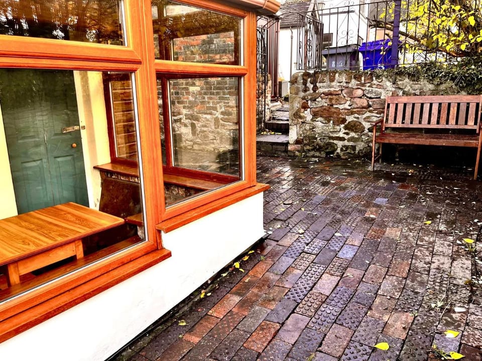 Squirrel Cottage Apartment in Stoke-on-Trent