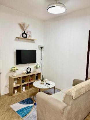 The Global Nest | Comfort & Space for Your Stay Apartment in Muntinlupa