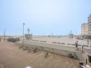 Apartment in Knokke-Heist with Sea Views Apartment in Knokke-Heist