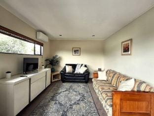 Neat one Bedroom plus  Living Room Apartment Apartment in Auckland