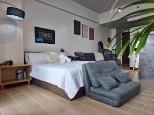Upscale|Stylish|Cozy Near BGC View of Venice Canal Apartment in Makati