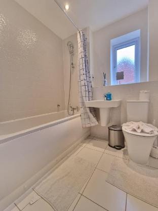 3BDR near NEC & Airport w/Parking in Birmingham Apartment in Metropolitan Borough of Solihull