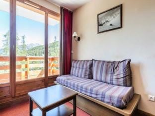 Apartment in French Alps with Ski Access Apartment in Provence-Alpes-Côte d'Azur