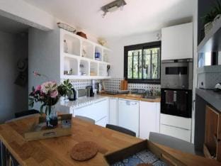 Houses  Villas for 8 People Apartment in La Londe-les-Maures