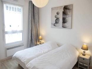 Rooms for 4 People Apartment in Étel